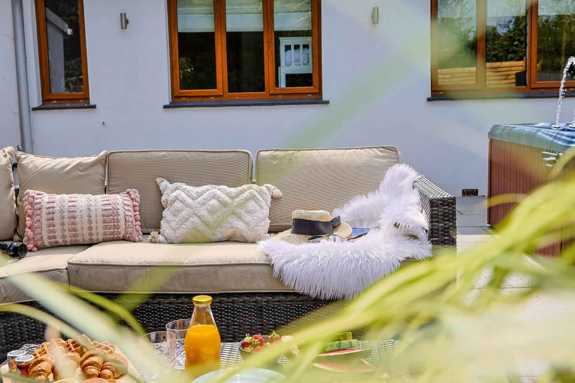 Bramblewood - Cosy Chic, Hot Tub, Close To Beach Stokeinteignhead Ngoại thất bức ảnh